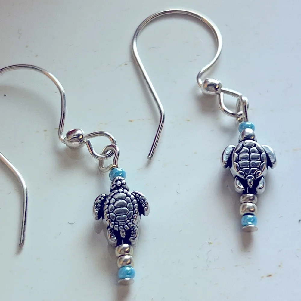 Baby Turtles earrings silver plated French wires. One of a kind artisan. 🐢 🐢 - Picture 3 of 4